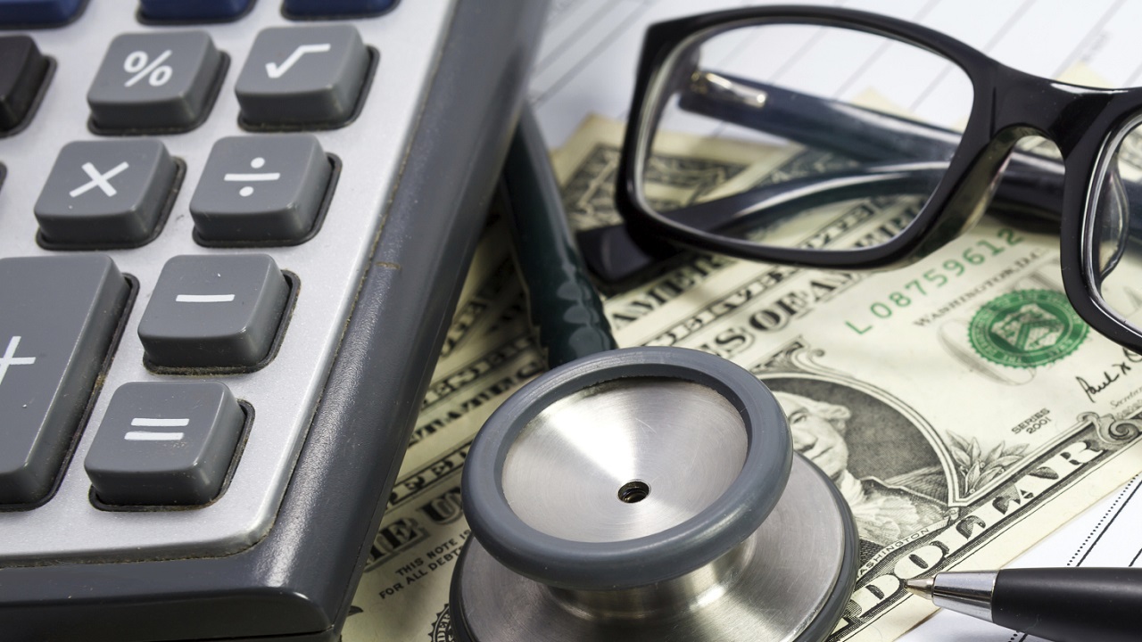 Medicaid or Medicare: Who Pays for Nursing Home Fees?-Image